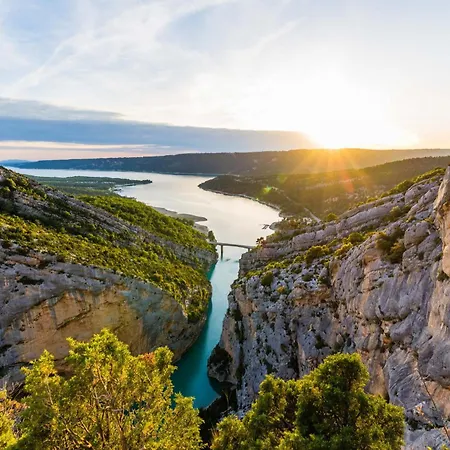 T2 150 M De La Cure Thermale Gorges Du Verdon アパート グレウー・レ・バン